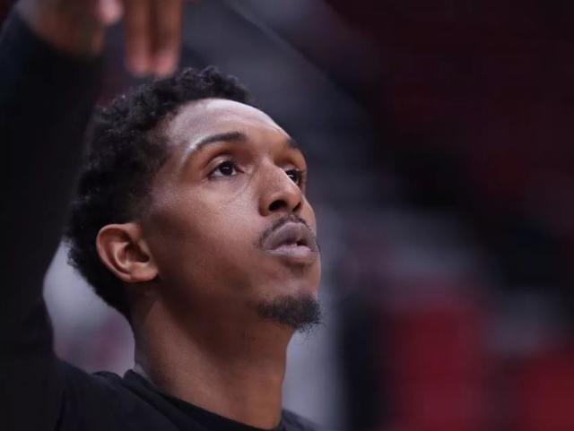 迫使边后卫 迫使边后卫