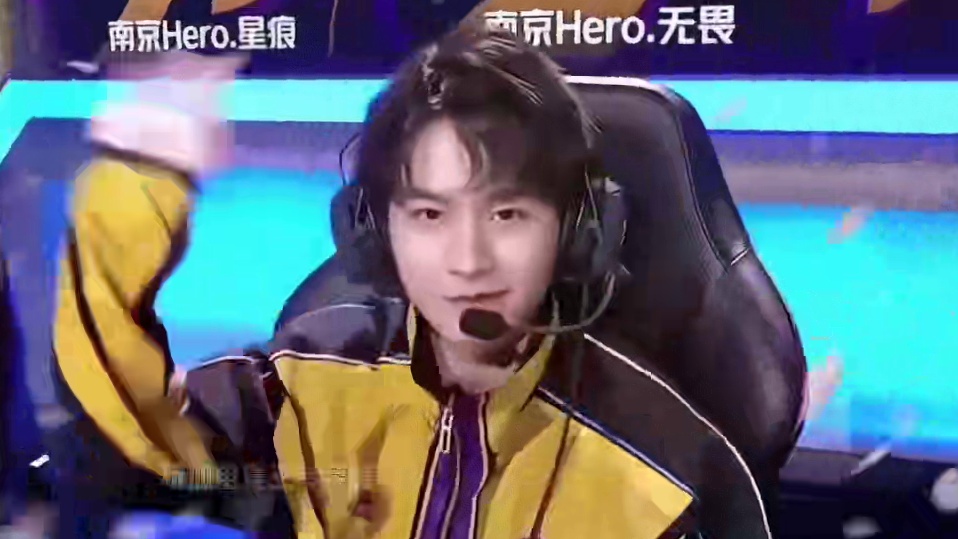 来是世界泳